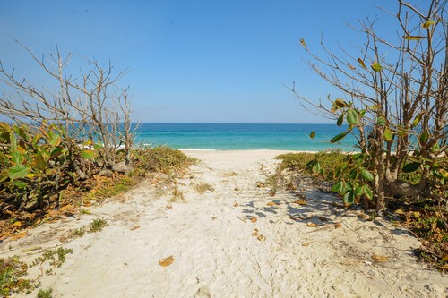 Casa Beira-mar com Piscina em Saquarema RJ