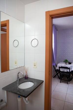 Apartamento, para fumantes | 2 quartos