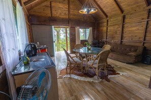 House | 1 bedroom - Chal com Wi-fi Vista p o Lago em Meio a Natureza (Rio do Sul)