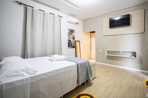 House | 2 bedrooms - Casa com Piscina Churrasq e Wi-fi em Alex nia GO (Alexânia)