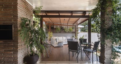 Casa com Piscina Churrasq e Wi-fi em Crici ma SC