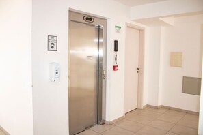 Apartamento, para fumantes | 2 quartos