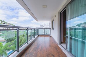 Apartment | 1 bedroom - Apto com Piscina Wifi Ar-condicionado e Garagem (Niteroi)