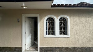 House | 1 bedroom - Casa Confort vel bem Equipada com Wi-fi e Garagem (Caraguatatuba)