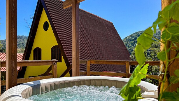 House - Charmoso Chal c Wifi e Linda Vista em Itaipava RJ (Petrópolis)