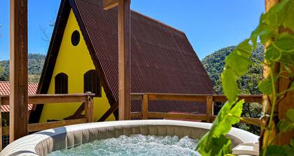 Charmoso Chal c Wifi e Linda Vista em Itaipava RJ