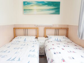 3 habitaciones, decoración personalizada y muebles diferentes 