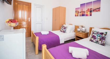 Standard Double or Twin room, Centre of Bar