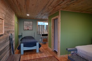 Standard Cabin, Berbilang Katil | Katil lipat simpan/tambahan, cadar katil 