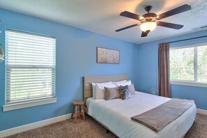 4 habitaciones, tabla de planchar con plancha, cuna de viaje y wifi 