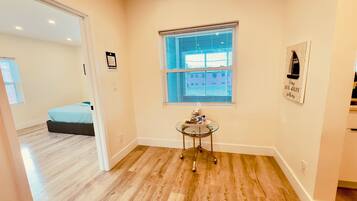 4 habitaciones, tabla de planchar con plancha y wifi gratis