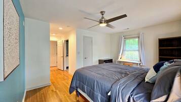 3 bedrooms, WiFi, bed sheets