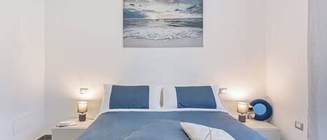 2 chambres, fer et planche à repasser, draps fournis