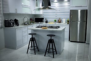 Fridge, microwave, oven, stovetop