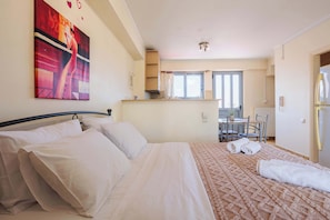 Desk, iron/ironing board, travel cot, WiFi