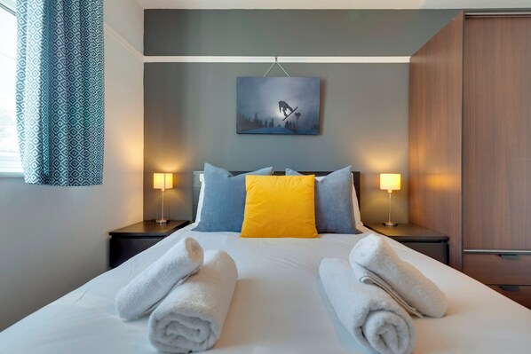 2 bedrooms, iron/ironing board, free WiFi, bed sheets