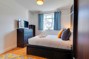 2 chambres, fer et planche à repasser, Wi-Fi gratuit, draps fournis