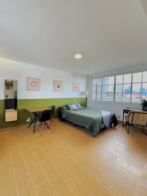 1 habitación, escritorio, wifi y ropa de cama