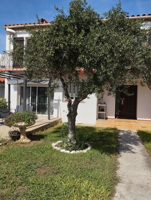 Exterior - APARTMENT 10 MINUTES FROM THE SEA (Pia)