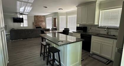 Pinewoods Hideaway – Quiet Comfort Near It All