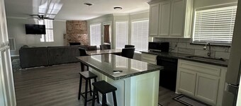 Pinewoods Hideaway – Quiet Comfort Near It All