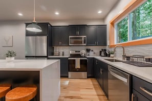 Chalet, 3 Bedrooms, Smoking, Hot Tub | Interior