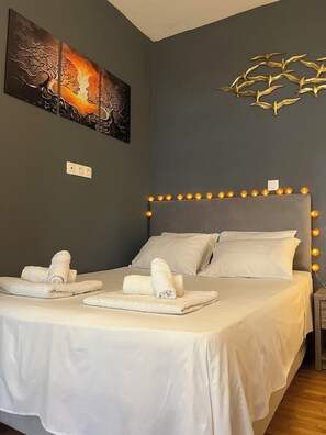2 habitaciones, escritorio, tabla de planchar con plancha y wifi 