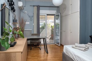 2 bedrooms, desk, iron/ironing board, WiFi