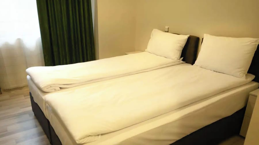Hotel Leda
