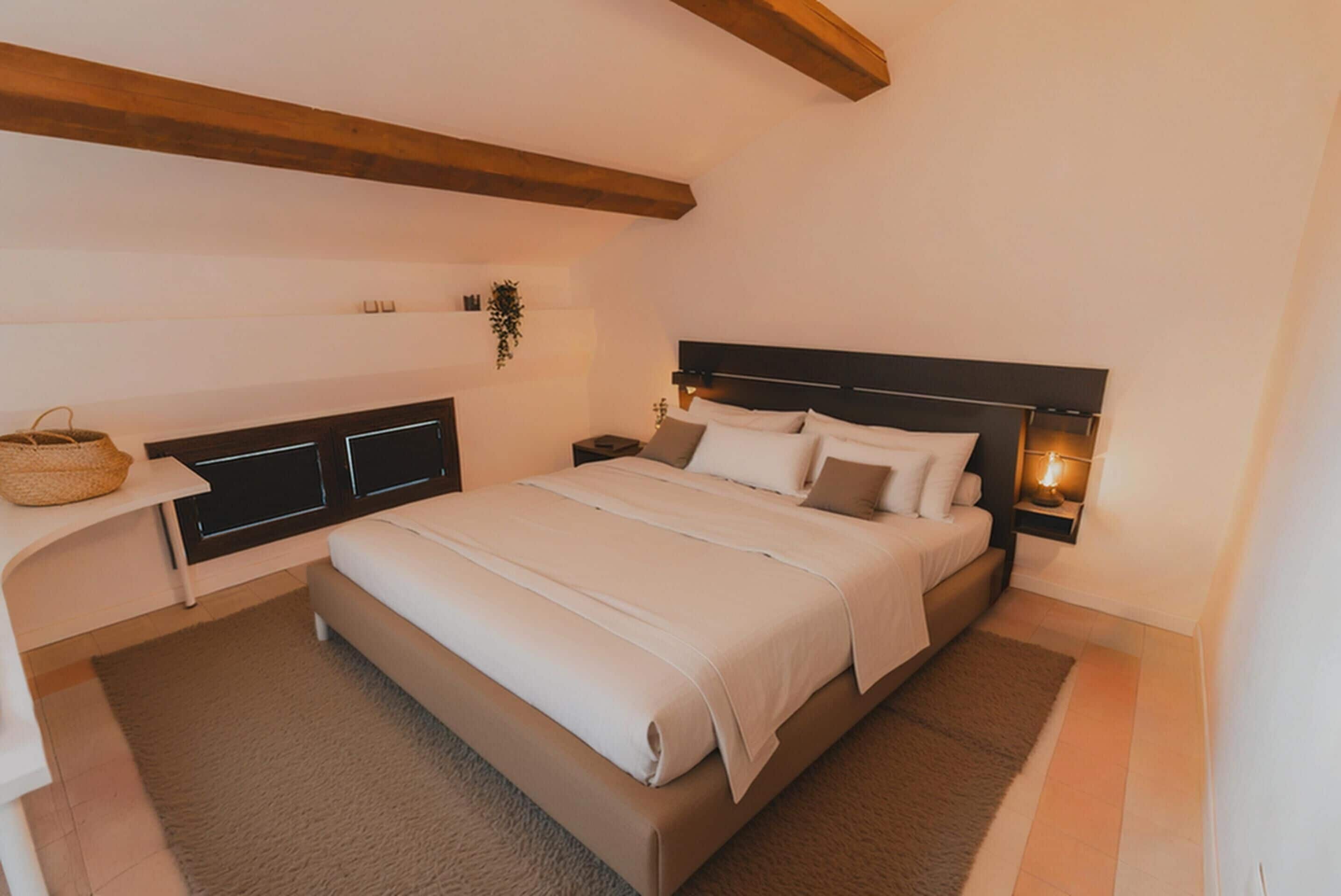 3 chambres, fer et planche à repasser, Wi-Fi, draps fournis