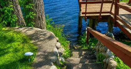Lovells Riverside Cabin #1 is just steps from the North Branch of the AuSable River with private stair access. You’re also moments from the iconic Lovells Riverside Tavern.