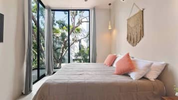 Stórt lúxuseinbýlishús - fjallasýn | 4 svefnherbergi, straujárn/strauborð, ókeypis þráðlaus nettenging