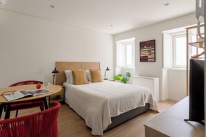 1 quarto, ferros/tábuas de passar roupa, acesso à internet