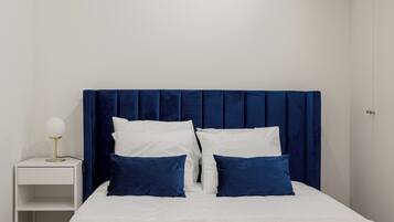2 Schlafzimmer, Schreibtisch, Bügeleisen/Bügelbrett, WLAN