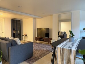 Interior - CASA 311 ! Welcome Back Home to Downtown Jersey City w/ Free Parking (Jersey City)