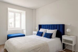 2 quartos, ferros/tábuas de passar roupa, acesso à internet