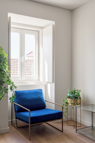 Bright 2-Bedroom Apartment in Ajuda with AC