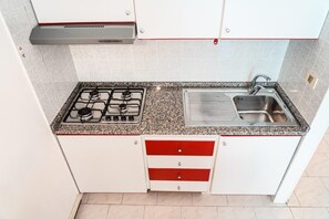 Fridge, microwave, highchair