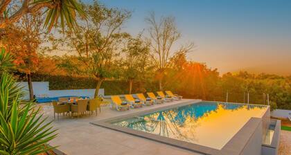 Peaceful retreat with pool and BBQ