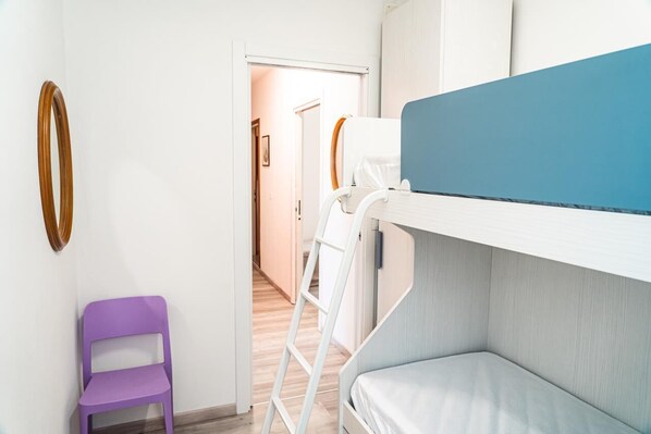2 bedrooms, free WiFi - Residence Diana West three-room apartment C6*++ for 6 people with sea view (Bibione)