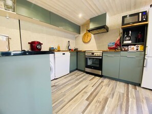 Fridge, microwave, oven, dishwasher