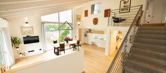 Modern villa with hot tub for exclusive use, dogs welcome.