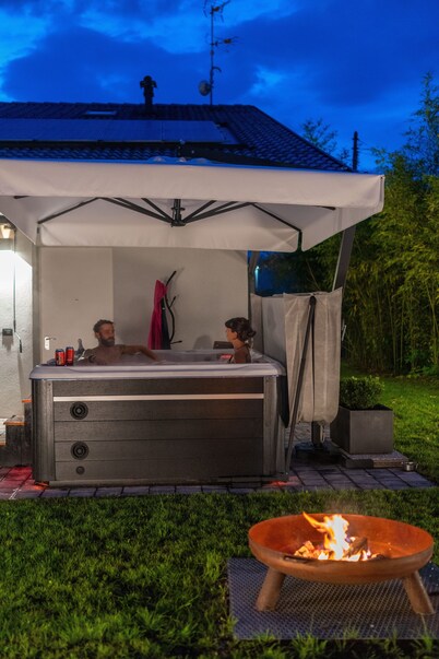 Modern villa with hot tub for exclusive use, dogs welcome.
