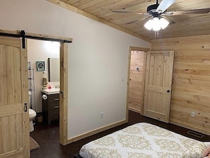 2 habitaciones, acceso a internet y ropa de cama