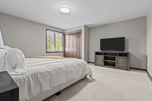 5 chambres, lit parapluie, Wi-Fi, draps fournis