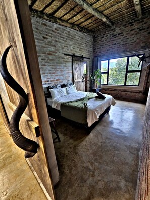 Deluxe Villa, Mountain View | Iron/ironing board, free WiFi - Syeta Bush Lodge  (Mbombela)