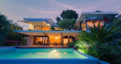 Villa Bougainvillea · Wine Cellar · Pool · Views