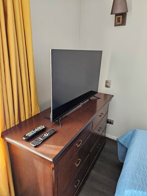 1 chambre, fer et planche à repasser, Wi-Fi, draps fournis