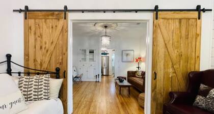 Newly remodeled bungalow near downtown Brenham