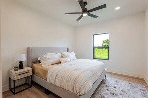 4 bedrooms, WiFi, bed sheets